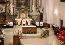 Molitveno bdjenje u požeškoj Katedrali u predvečerje svetkovine sv. Terezije Avilske