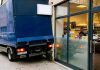 Teretnim automobilom udario u objekt trgovine