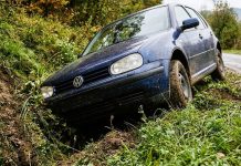 U slijetanju osobnog automobila kod Kutjeva teško ozlijeđen 26-godišnji vozač